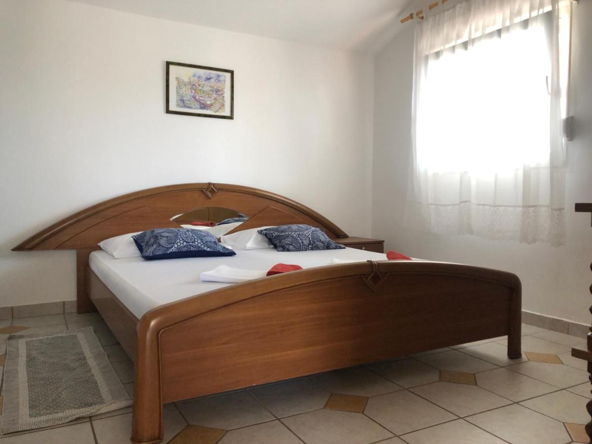 Apartments Marija วีร์ ภายนอก รูปภาพ