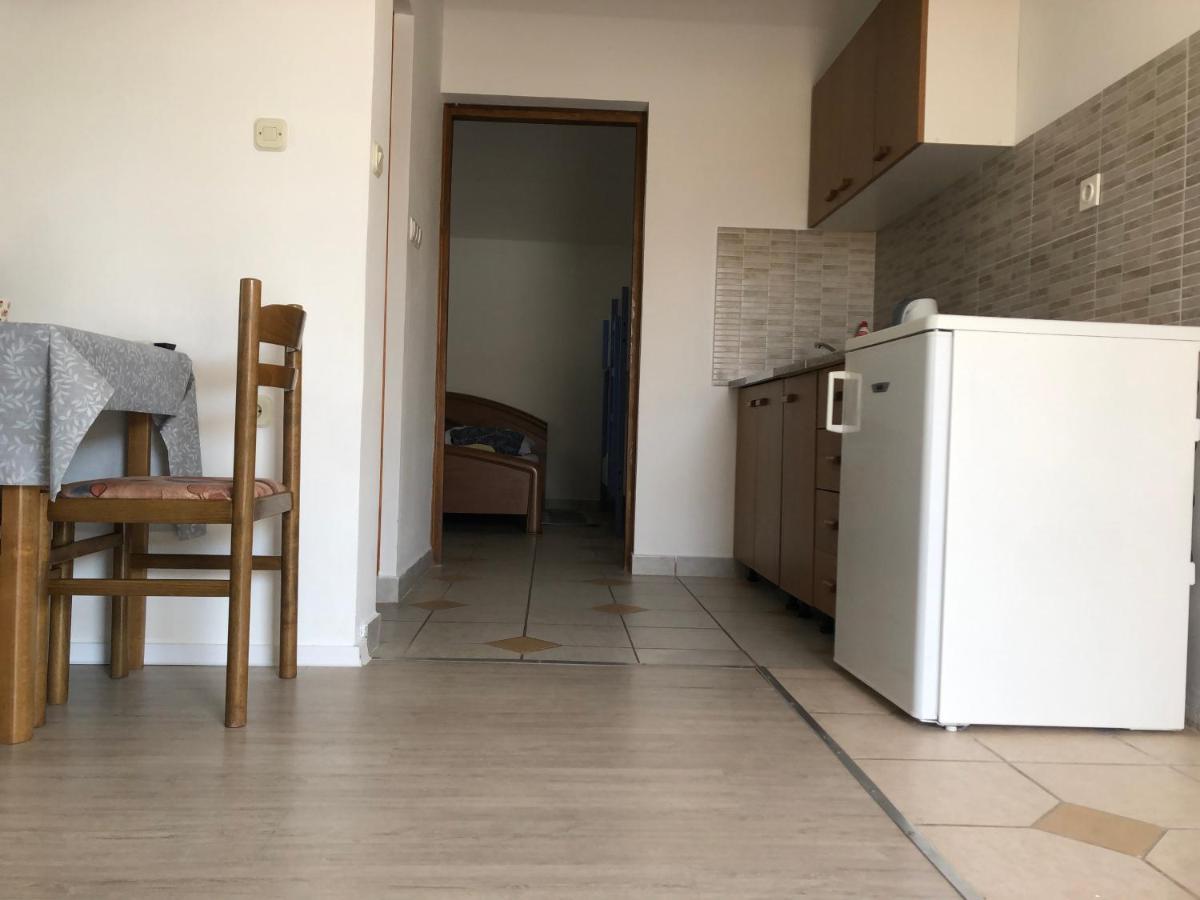 Apartments Marija วีร์ ภายนอก รูปภาพ